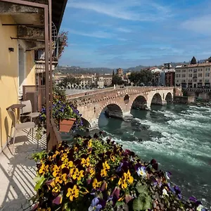 la-bella-verona-ugolini-luxury-apartments.hotelinveneto.com/