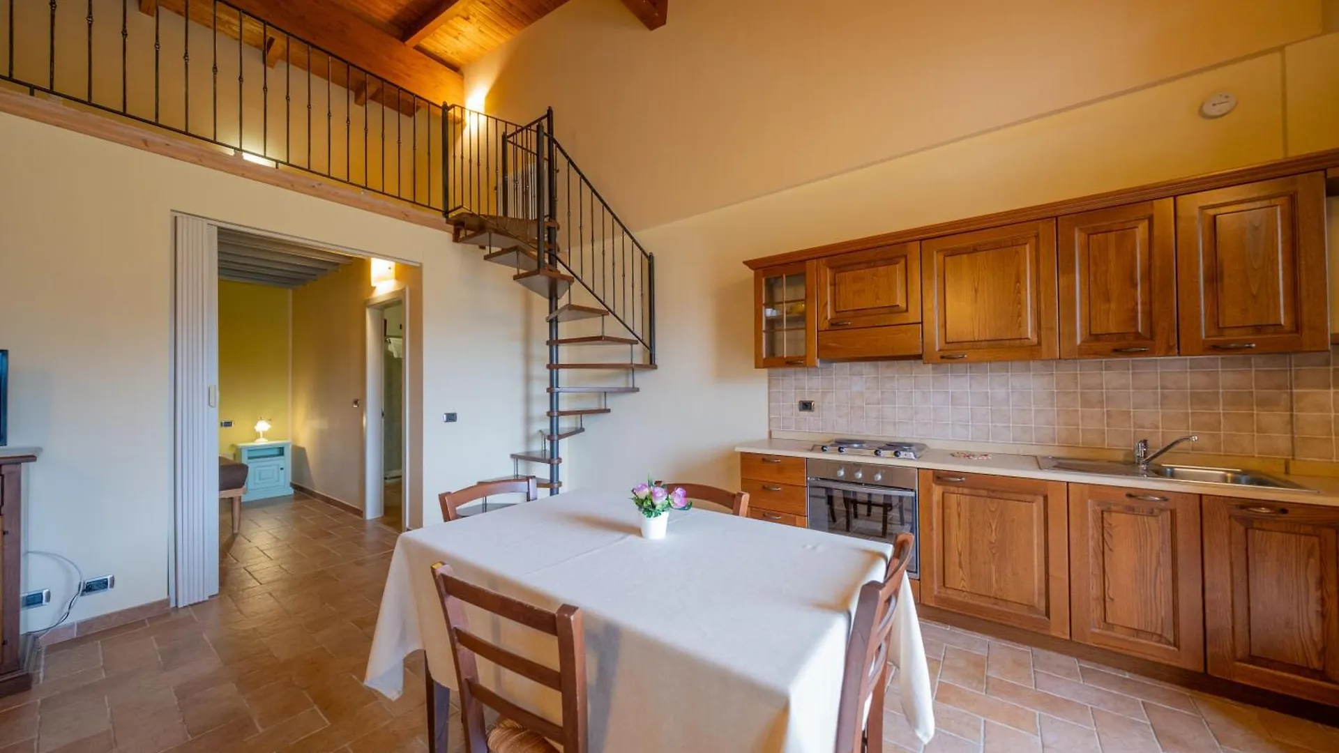 Agriturismo Borgo Biaia Camporgiano 0*,