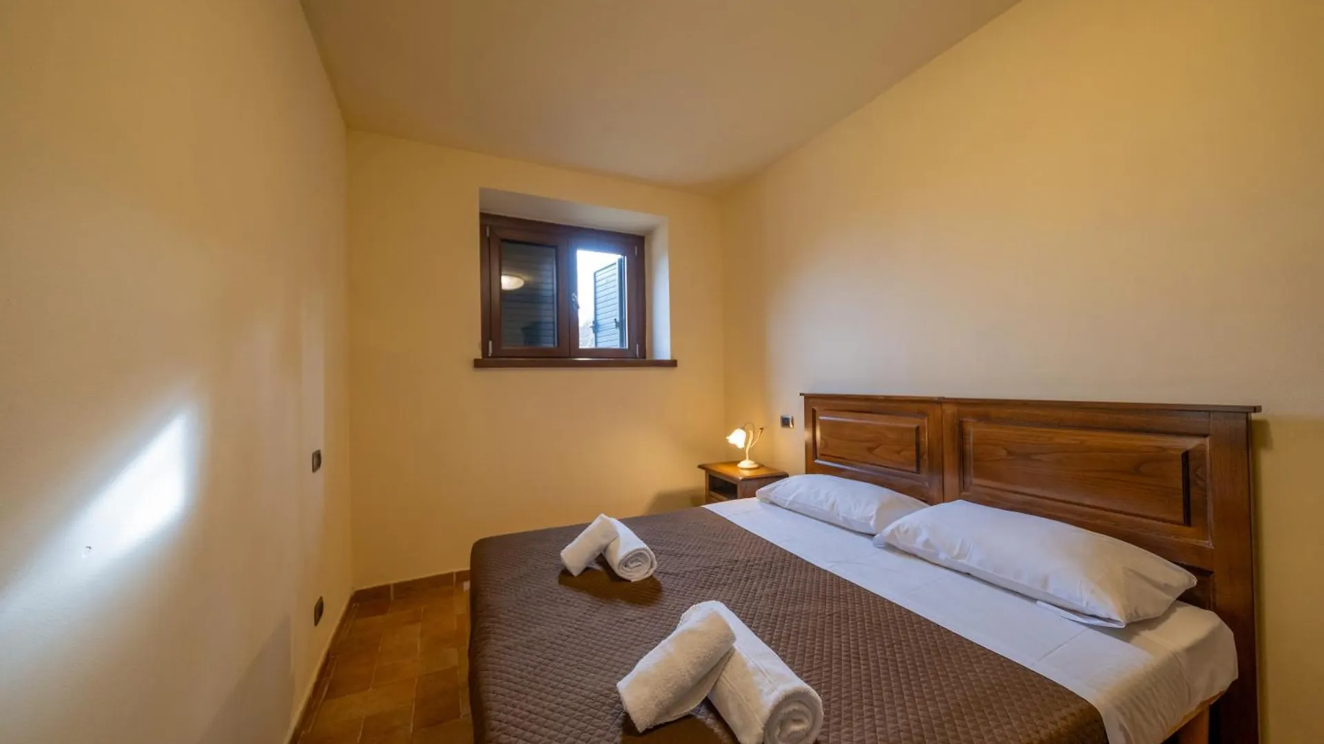Farm stay Agriturismo Borgo Biaia Camporgiano